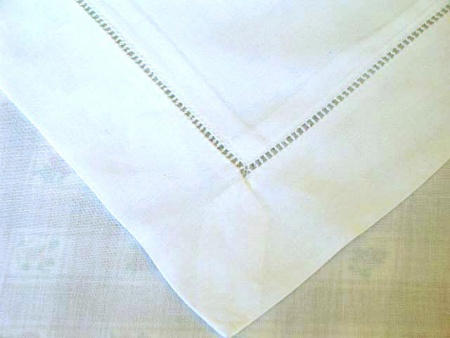 Hem Stitch - Table Cloth (180 x 220)