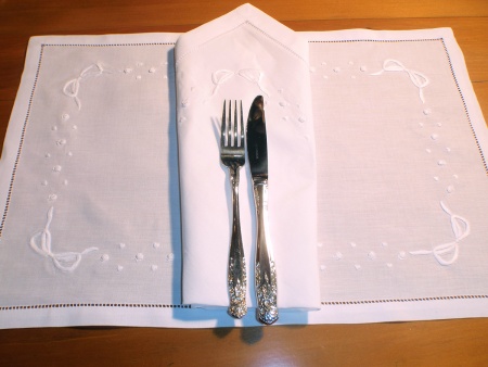 Rows of Roses - White - Placemat (33 x 48)